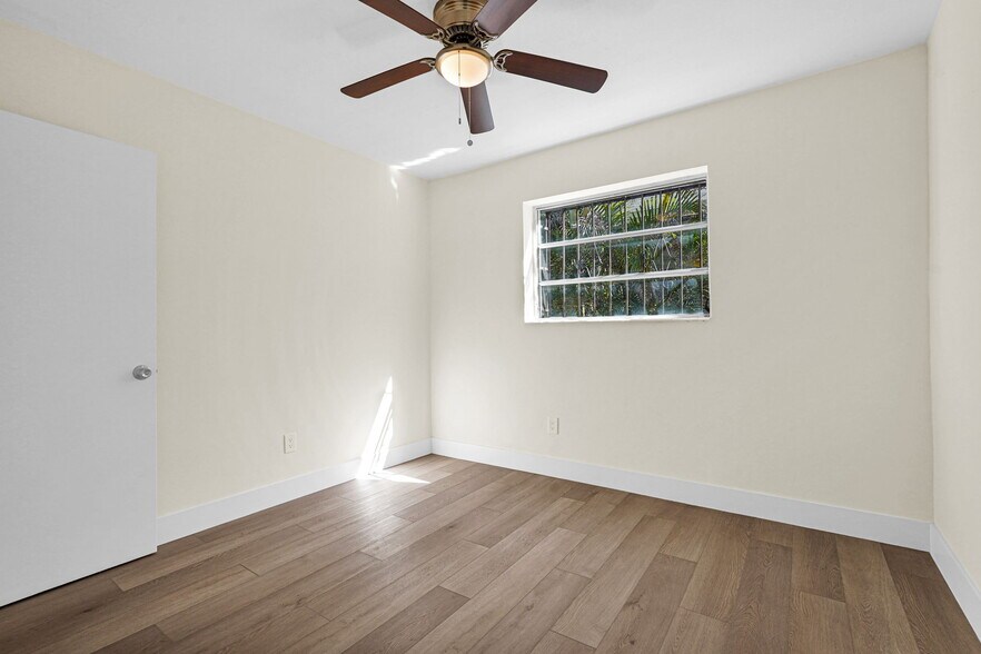 Building Photo - 135 NW 48th Ct