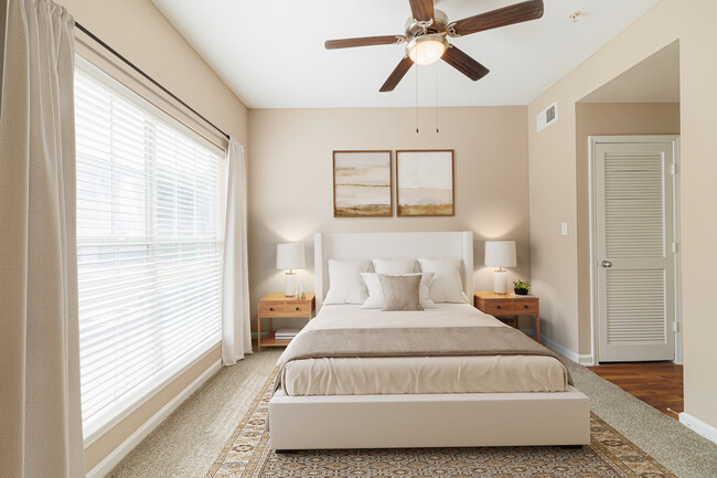 Building Photo - Deal Alert: Get Up to $400 Off First Month!