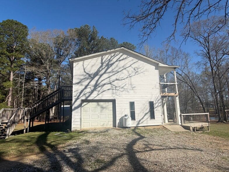 Building Photo - 179 Morninglow Dr