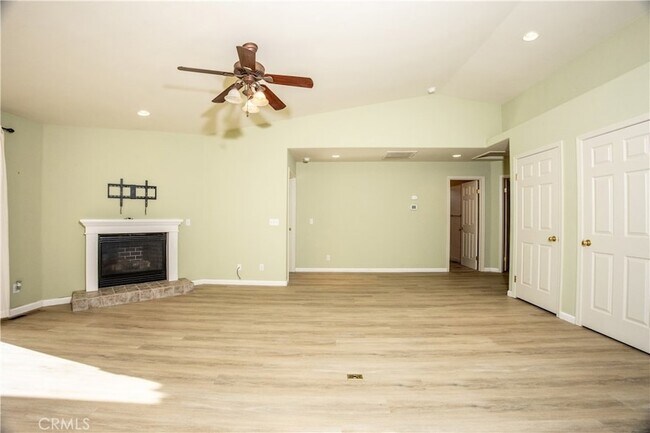 Building Photo - 15518 Little Peak Rd