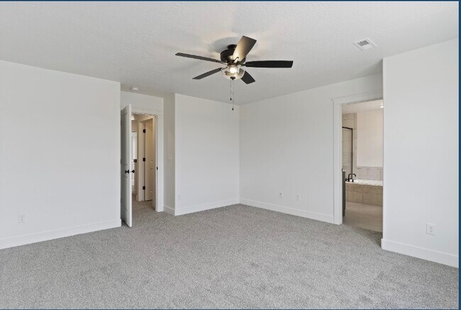 Building Photo - 3015 S Ludlow Way