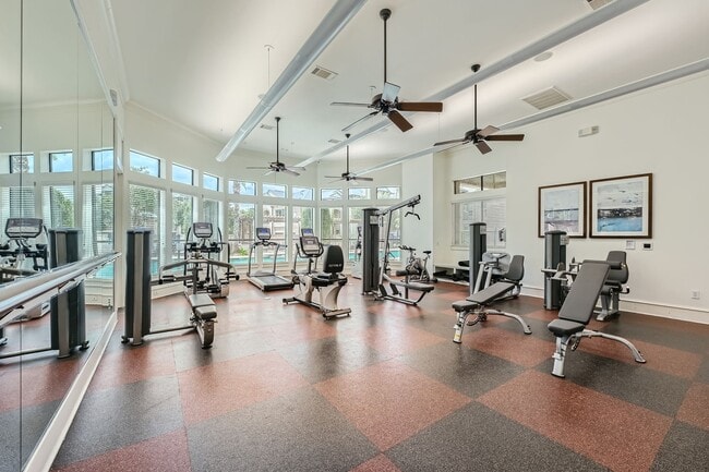 Building Photo - Comfort Meets Elegance | 1-Bed with 1 Mont...