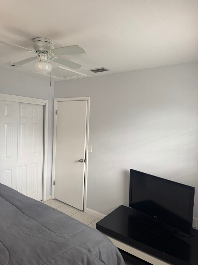 Building Photo - 17472 SW 105th Ave