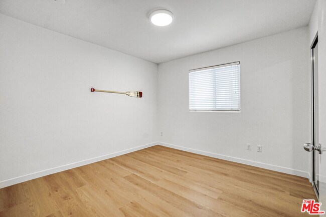 Building Photo - 115 Galleon St