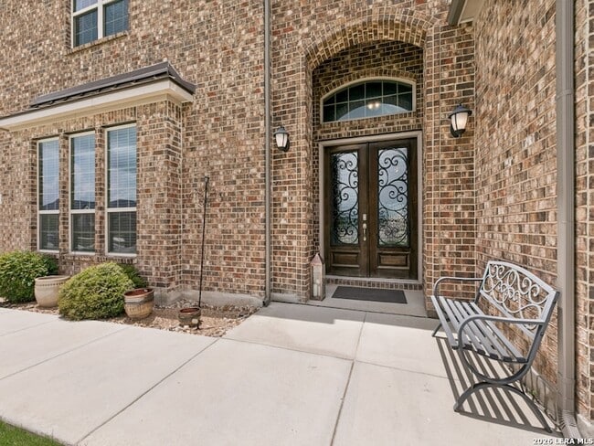 Building Photo - 268 Englewood Ln