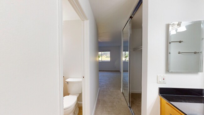 Building Photo - 37-1 Clay Ct-37