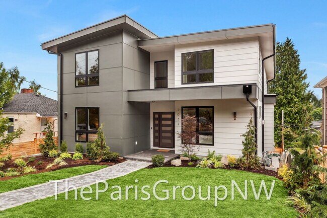 Building Photo - Absolutely Stunning 5br/4404sf Modern Magnolia Luxury