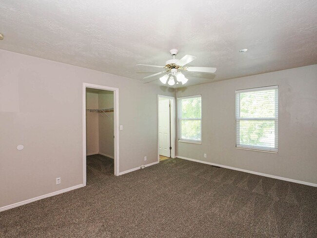 Building Photo - Beautiful House in West Jordan