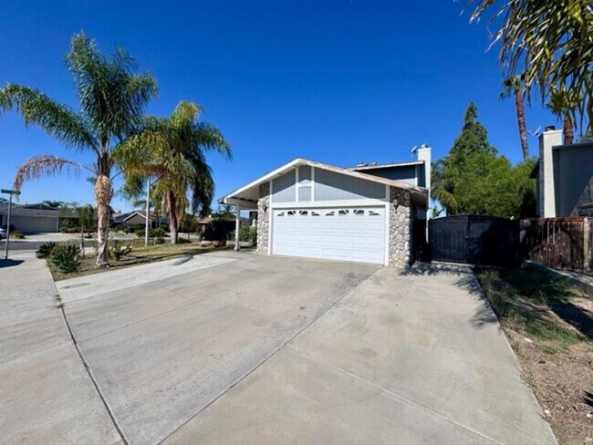 Building Photo - Spacious 3 Bedroom Menifee Home with Bonus...