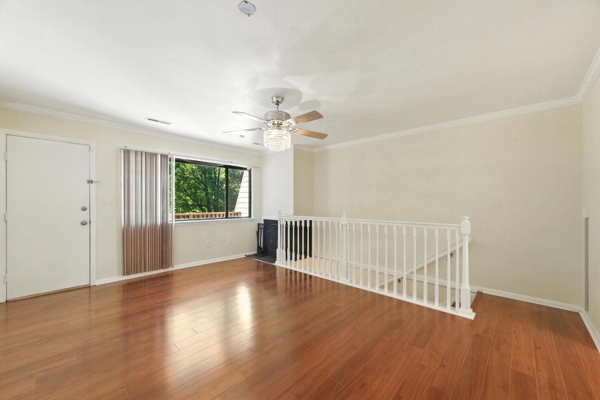 Building Photo - 233 Mill Point Dr