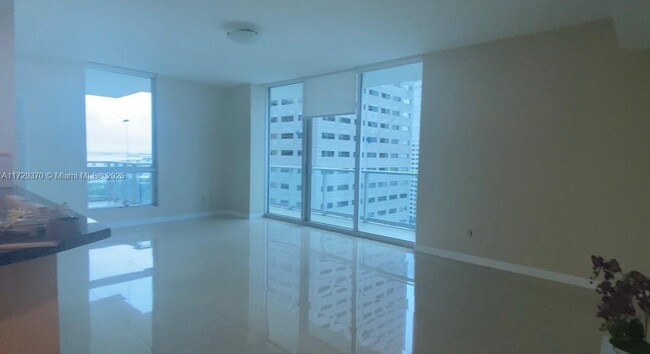 Building Photo - 300 S Biscayne Blvd