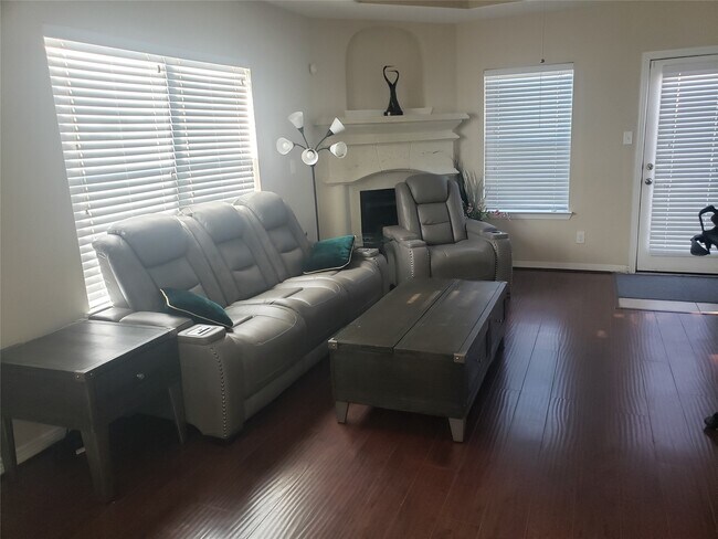 Building Photo - 4118 Ponderosa Hills Ln