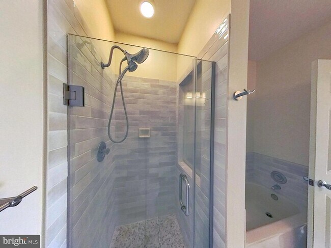 Building Photo - 5917 Barbados Pl