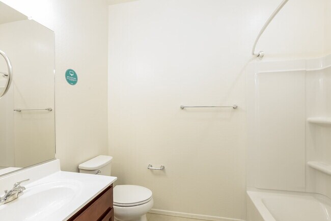 Building Photo - 16636 W Jenan Dr