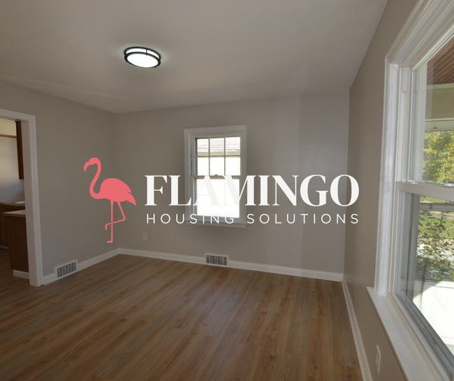 Building Photo - 2219 Riverside Dr