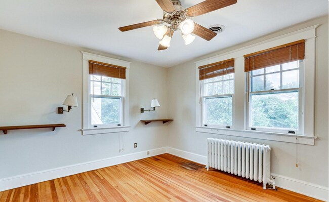 Building Photo - 1606 N Danville St