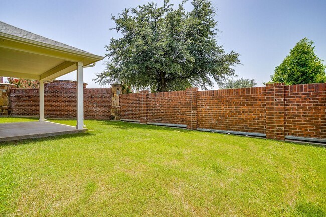 Building Photo - 3801 Weatherstone Dr