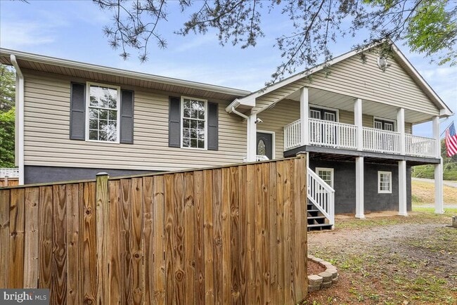 Building Photo - 72 Pioneer Ln