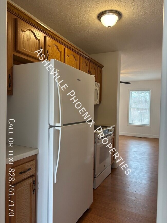 Building Photo - 9 Spruce Shade Ct