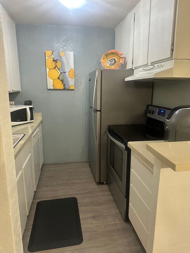 Building Photo - Furnished Apartment for Rent at The Bluffs – Mission Valley - MOVE-IN Ready