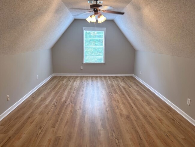Building Photo - 10228 Morning Hill Dr
