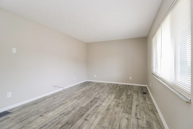 Building Photo - 3724 Cliffwood Ct