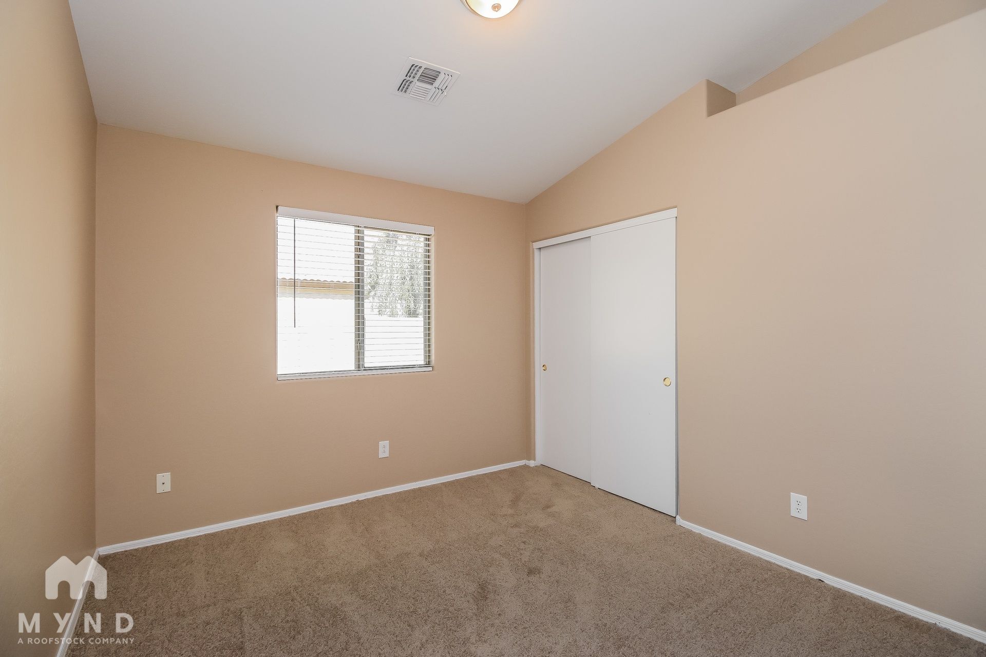 Building Photo - 22354 E Via Del Rancho Rd