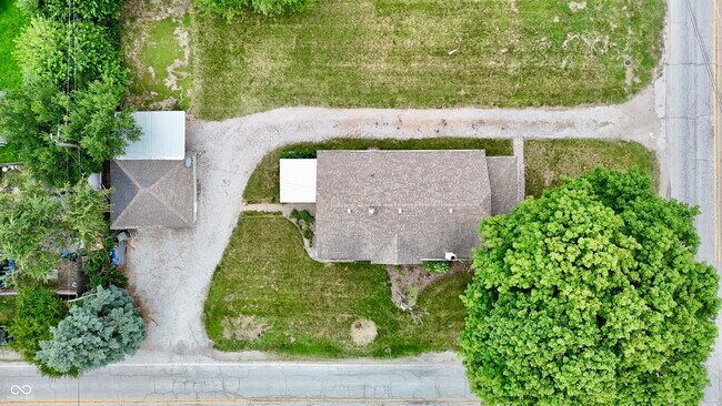 Building Photo - 302 E Troy Ave