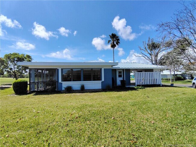 Building Photo - 5211 SE Sea Island Way