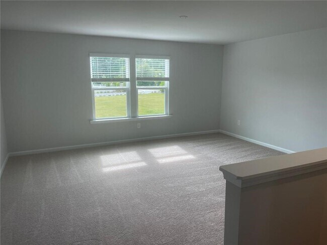 Building Photo - 31111 Morgan Hill Dr SE