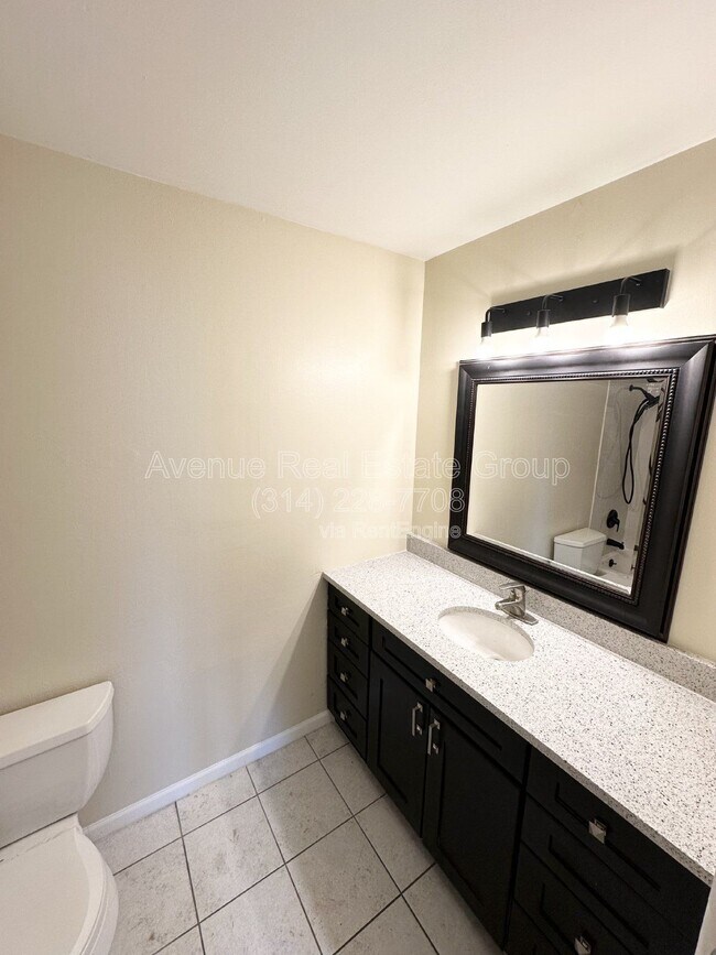 Building Photo - 12154 Parkwood Pl