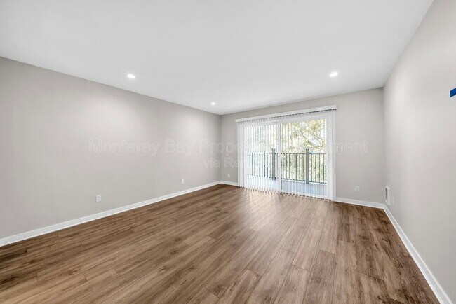Building Photo - 250 Forest Ridge Rd