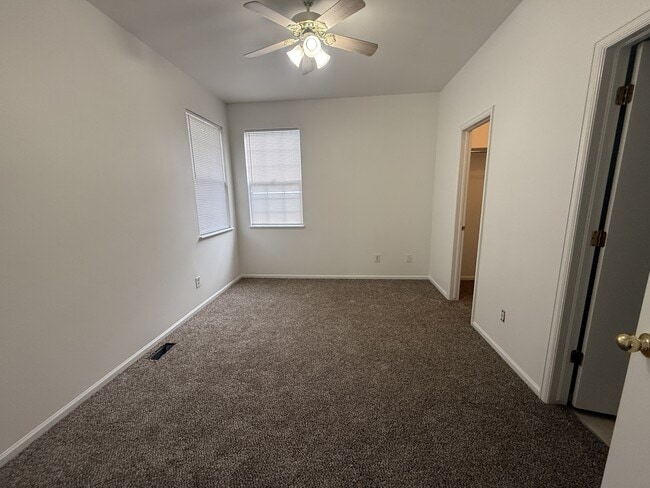 Building Photo - 7175 Leeside View