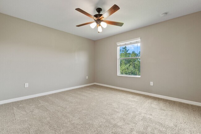 Building Photo - 4/2.5 Town Home w/ Loft and Office in Harr...