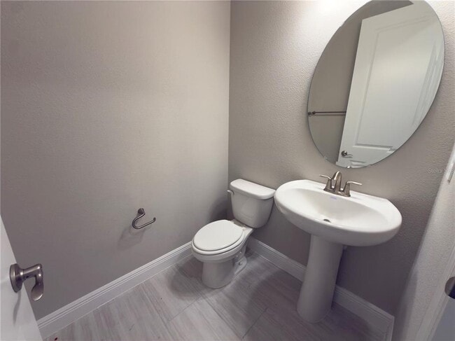 Building Photo - 2133 Divot Dr