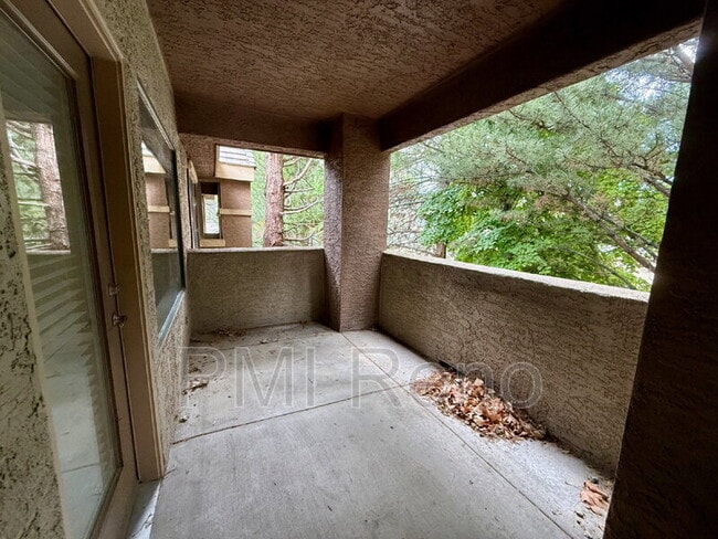 Building Photo - 900 S Meadows Pkwy