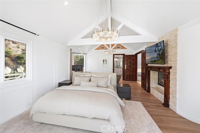 Building Photo - 530 Temple Hills Dr