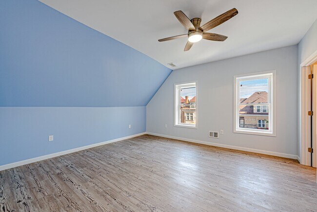 Building Photo - 5551 Columbo St