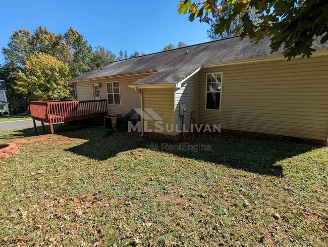 Building Photo - 200 Belle Ct