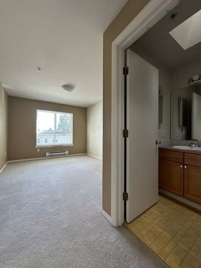 Building Photo - 2Bd/2Ba Seattle Condo
