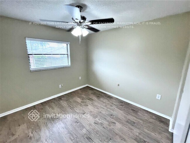 Building Photo - 7328 Bent Oak Dr