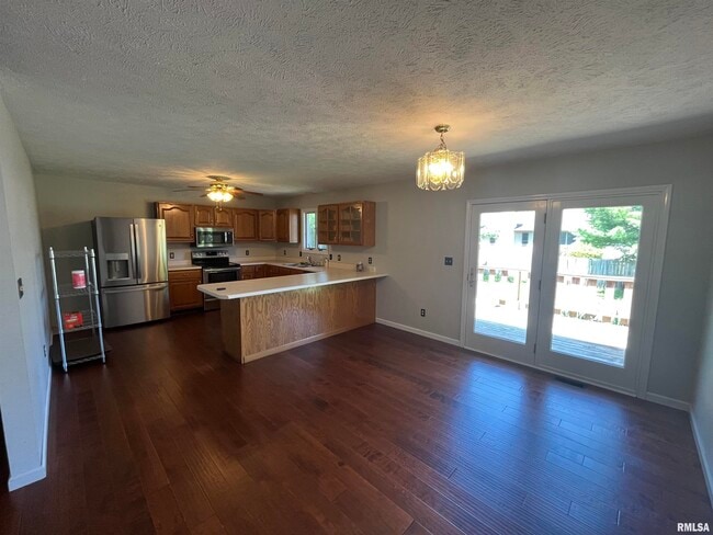 Building Photo - 205 Appomattox Dr
