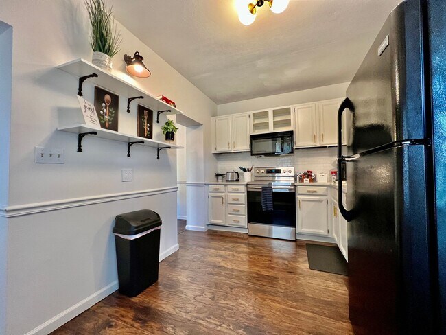 Building Photo - 1 Bd Hide away Historic Dayton, Oh Oregon District