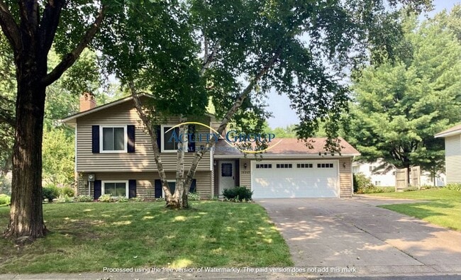 Primary Photo - 2BR+ Den, 2BA Split Level Home