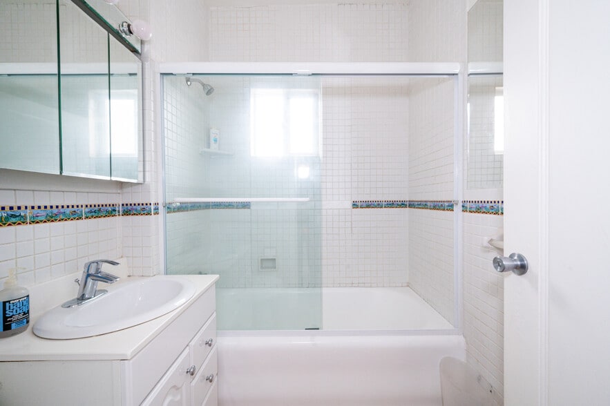 Building Photo - 149 Joost Ave