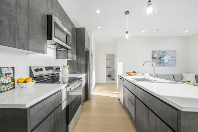 Building Photo - 1 Mallory Ave