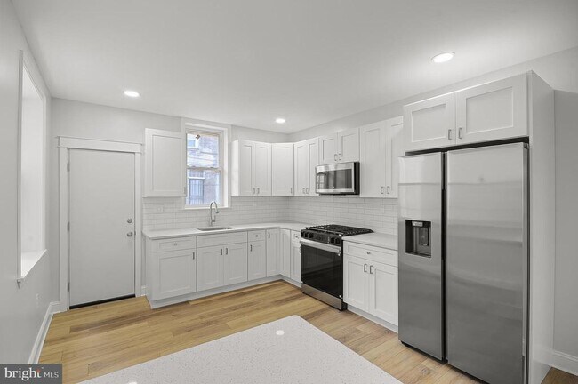 Building Photo - 5860 Osage Ave