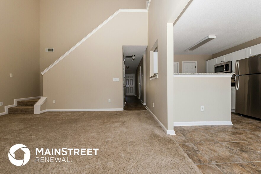 Building Photo - 473 Hillandale Park Dr