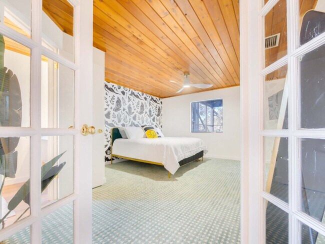 Building Photo - 5537 Pelican Way