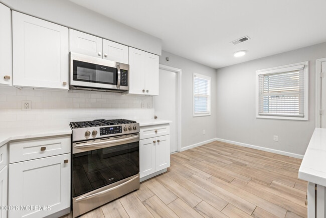 Building Photo - 15 Twain Ct